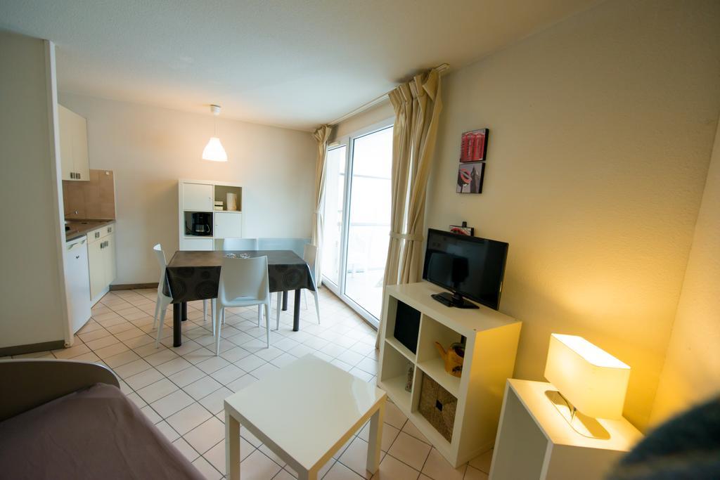 Terres De France - Residence Les Silenes Allevard Exterior photo