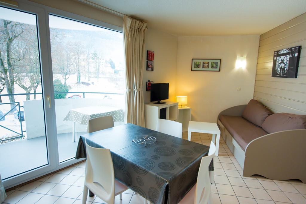 Terres De France - Residence Les Silenes Allevard Exterior photo